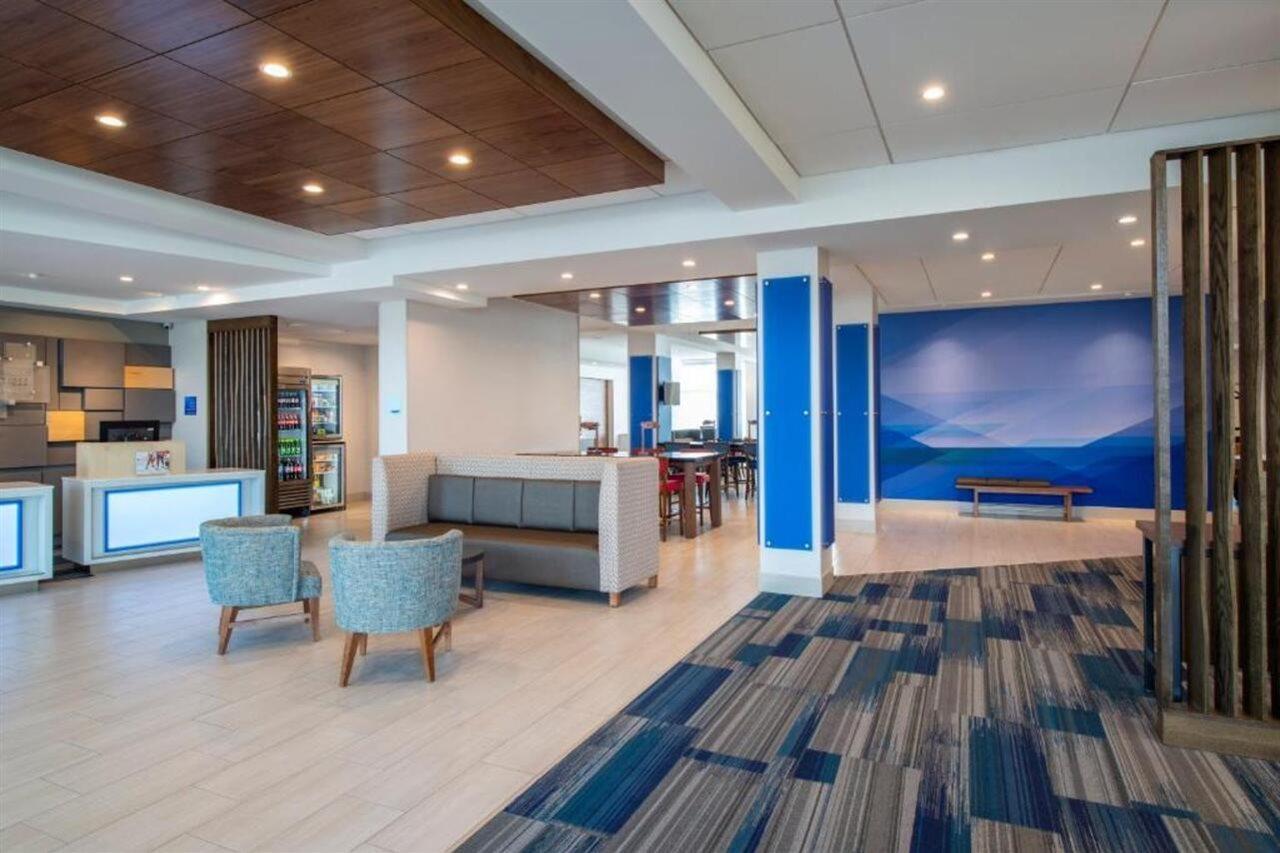 Holiday Inn Express & Suites Kelowna - East By Ihg Eksteriør billede