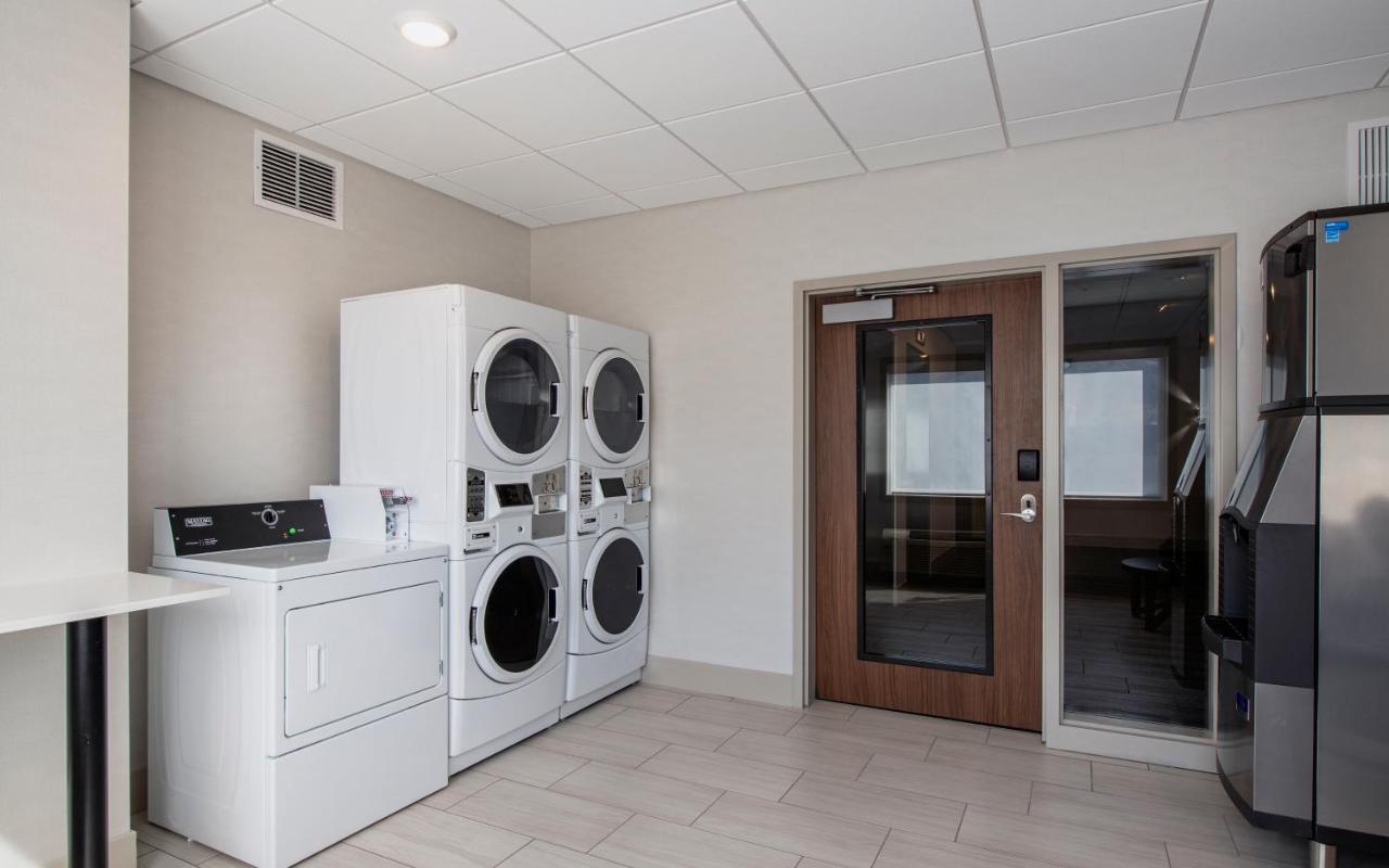 Holiday Inn Express & Suites Kelowna - East By Ihg Eksteriør billede
