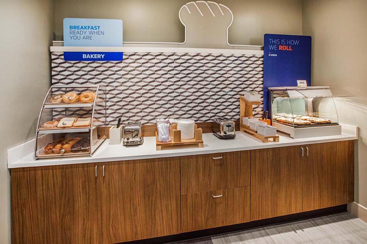 Holiday Inn Express & Suites Kelowna - East By Ihg Eksteriør billede